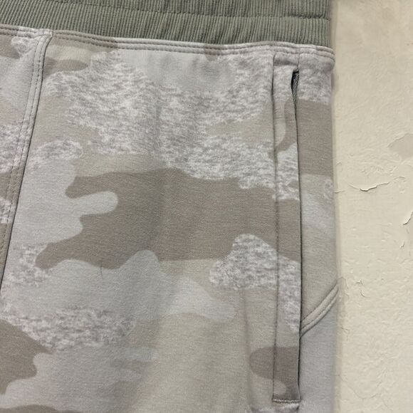 We Wander pale camouflage jogger pants with zipped pockets Size S New - Picture 4 of 12